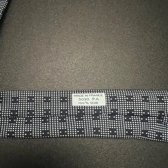 SOLD HERMÈS Authentic 100% Silk Blue H Logo Print Three Folded Hand Sewn Tie - Picture 13 of 14